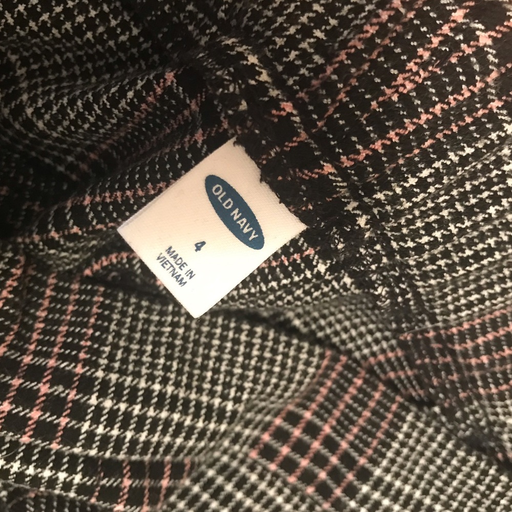 Old Navy Cropped Plaid Pants - Picture 3 of 10